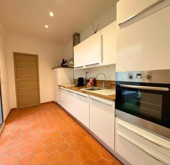 Huoneisto 2 Makuuhuonetta Terassi, Les Appartements Du Vieux Port