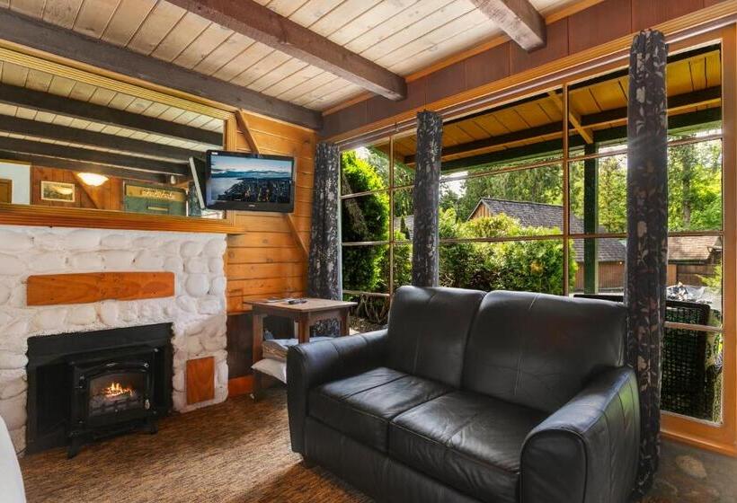 جناح, Robin Hood Village Resort