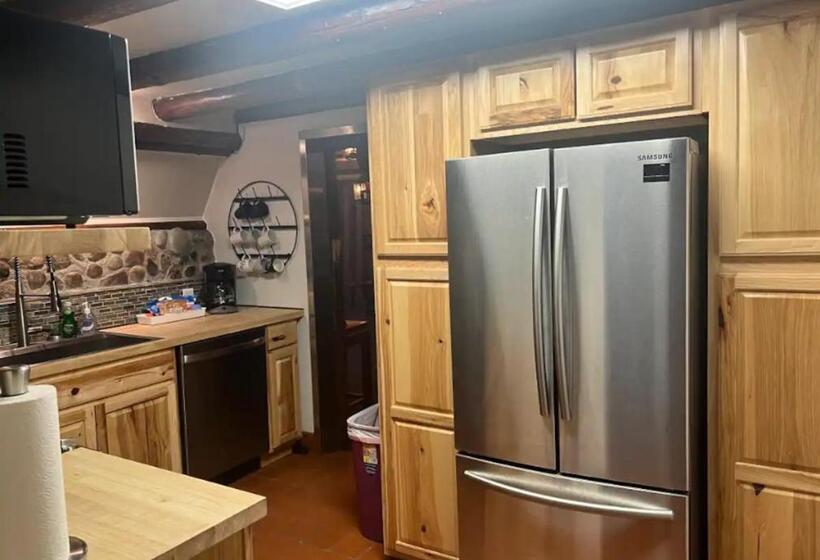 جناح رئاسى, Robin Hood Village Resort