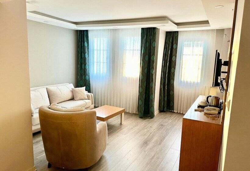 سوییت لوکس, Sumela Park