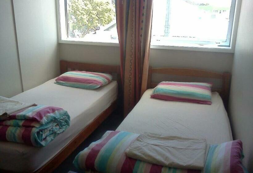 带共用浴室的标准房间, Point Break Backpackers