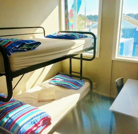 带共用浴室的标准房间, Point Break Backpackers