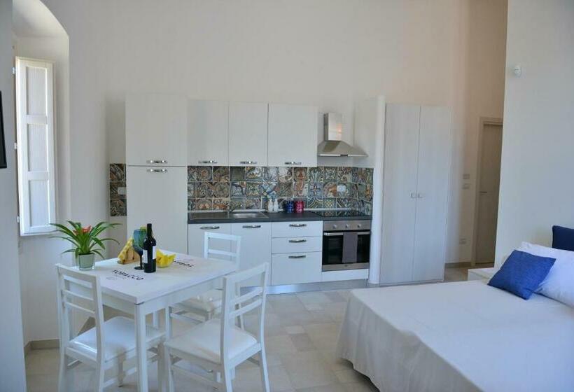 إستوديو ديلوكس, Tobacco Suite