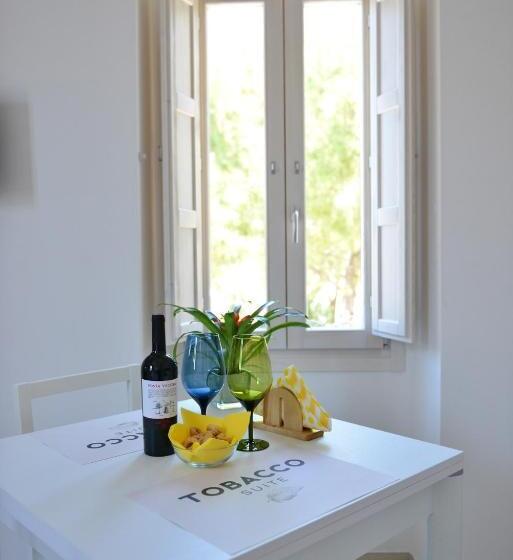 إستوديو ديلوكس, Tobacco Suite