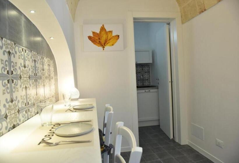 شقة غرفة واحدة مطلة على حمام السباحة, Tobacco Suite