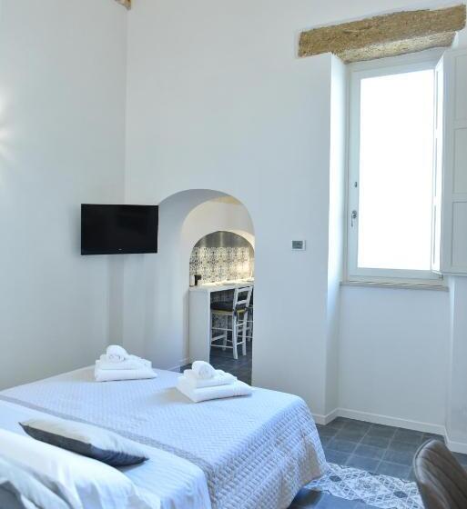 شقة غرفة واحدة مطلة على حمام السباحة, Tobacco Suite