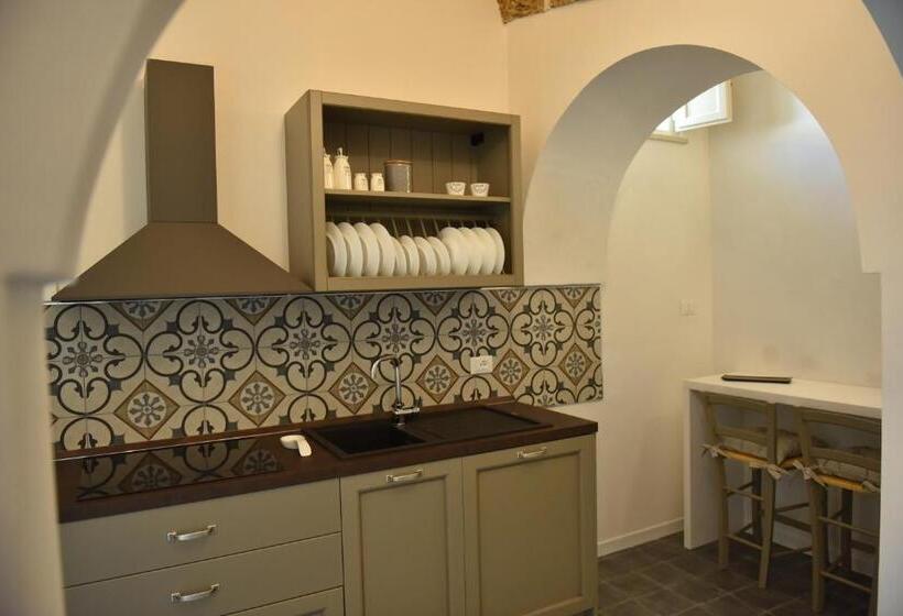 شقة غرفة واحدة مطلة على حمام السباحة, Tobacco Suite