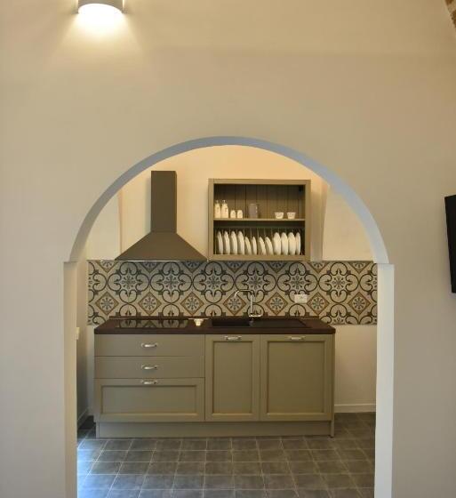 شقة غرفة واحدة مطلة على حمام السباحة, Tobacco Suite