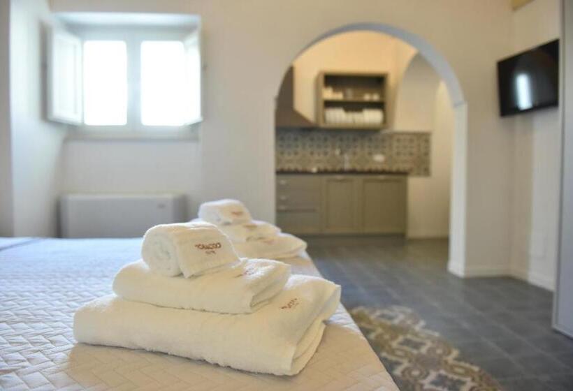 شقة غرفة واحدة مطلة على حمام السباحة, Tobacco Suite