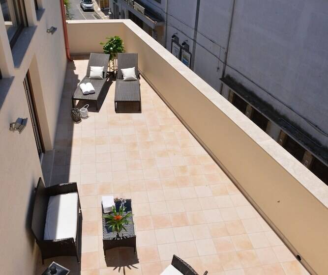 شقة غرفة واحدة مزودة بتراس, Tobacco Suite