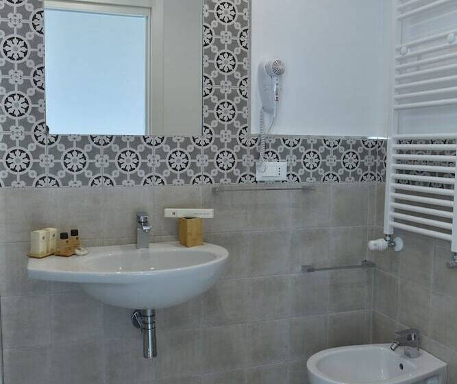 غرفة ديلوكس, Tobacco Suite