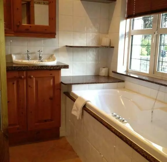 Superior-Zimmer, Copper Kettle B&b