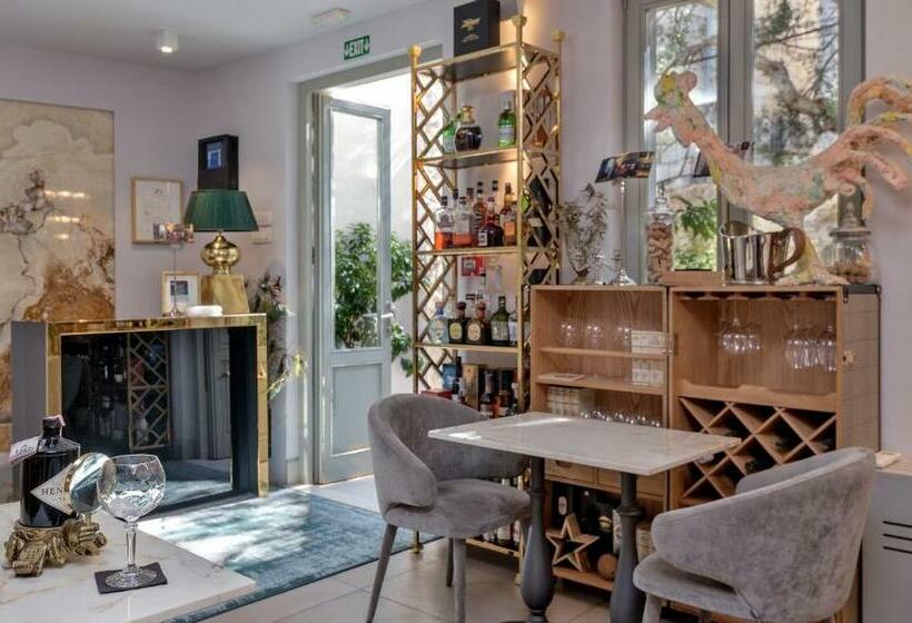 Standard Room with Balcony, Heritage Hotel 19