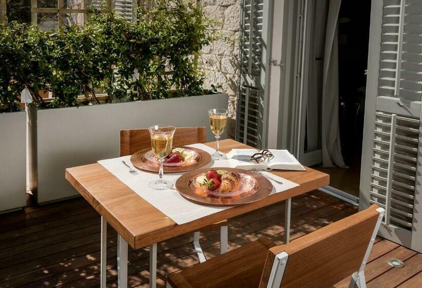 Standard Room with Balcony, Heritage Hotel 19