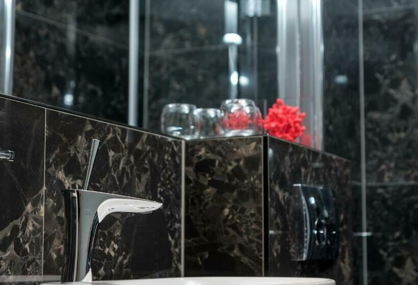 Standard Room with Balcony, Heritage Hotel 19