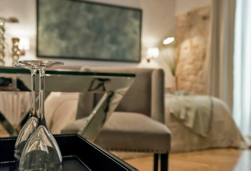 Standard Room with Balcony, Heritage Hotel 19