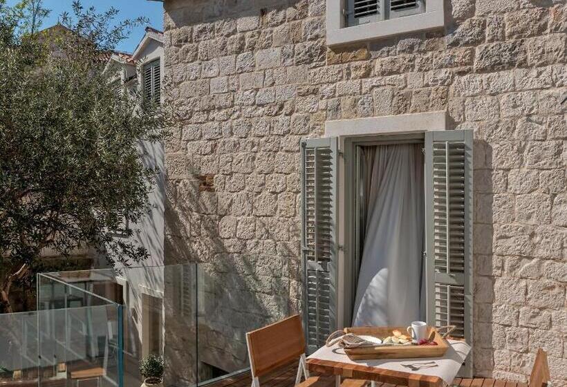 Standard Room with Balcony, Heritage Hotel 19