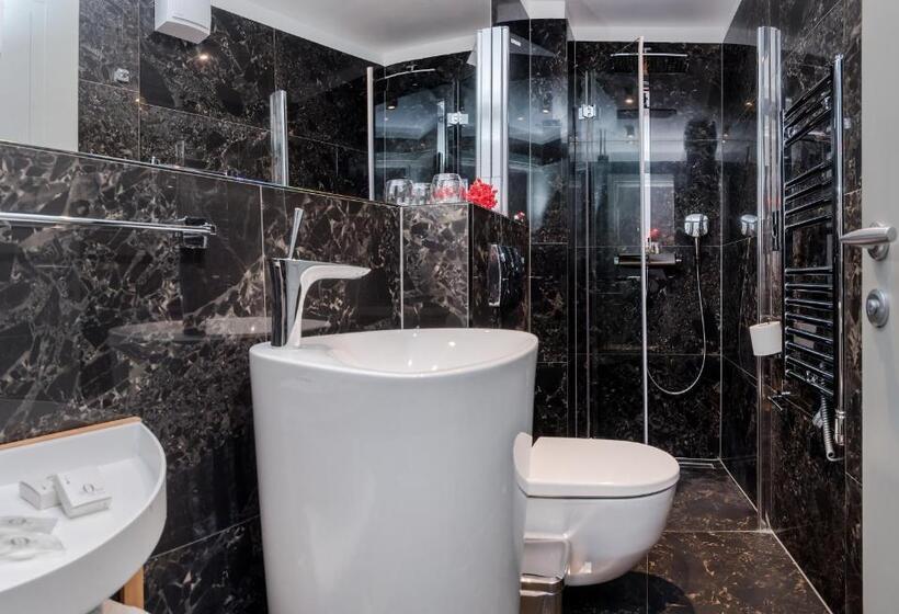 Standard Room with Balcony, Heritage Hotel 19