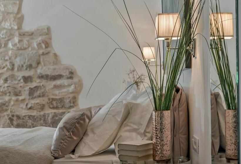 Standard Room Ground Floor, Heritage Hotel 19