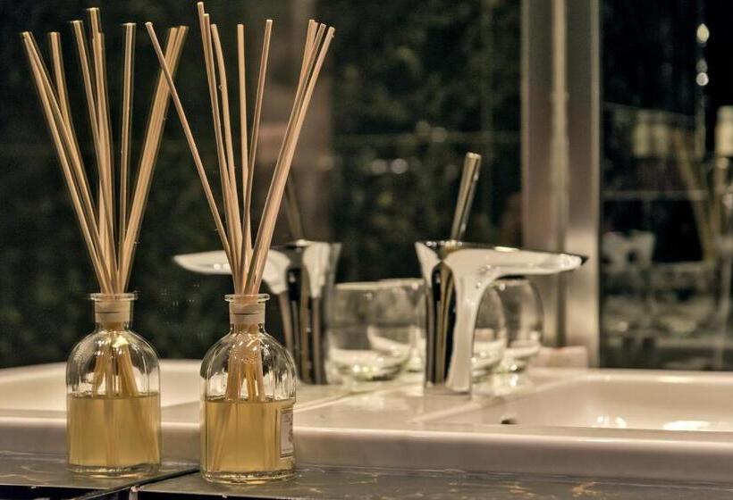 Standard Room, Heritage Hotel 19