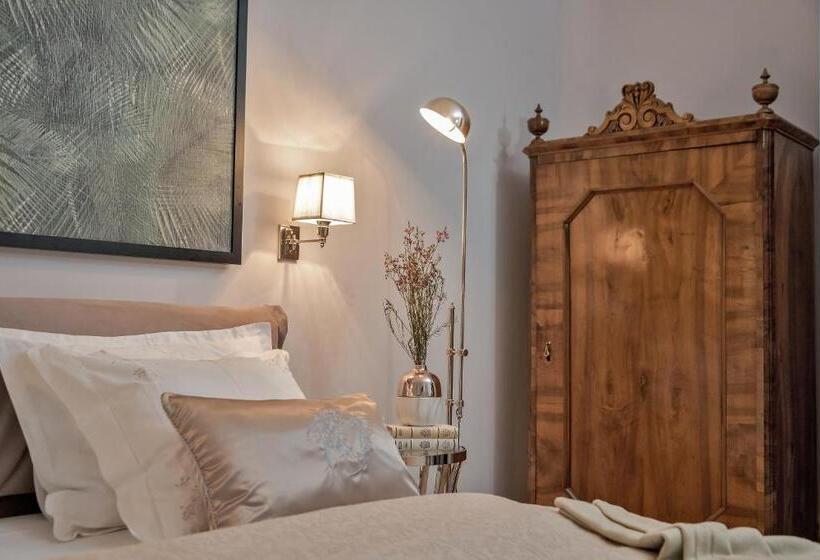 Standard Room, Heritage Hotel 19