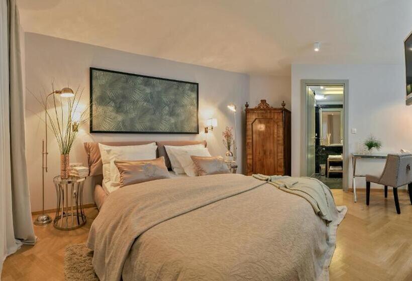 Standard Room, Heritage Hotel 19