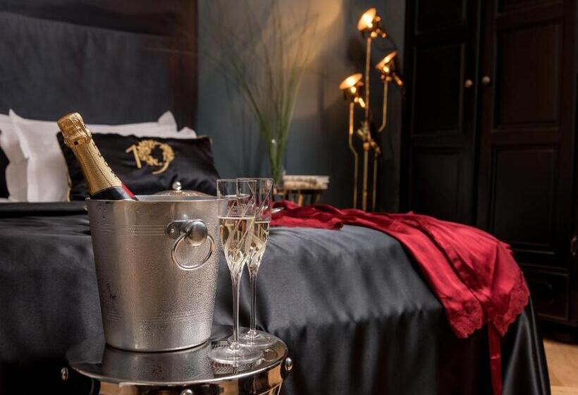 Penthouse Suite, Heritage Hotel 19