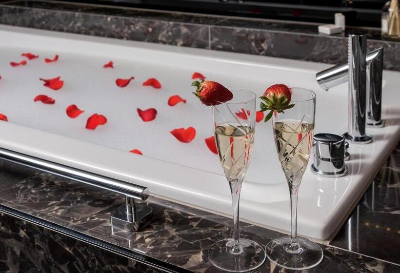 Penthouse Suite, Heritage Hotel 19