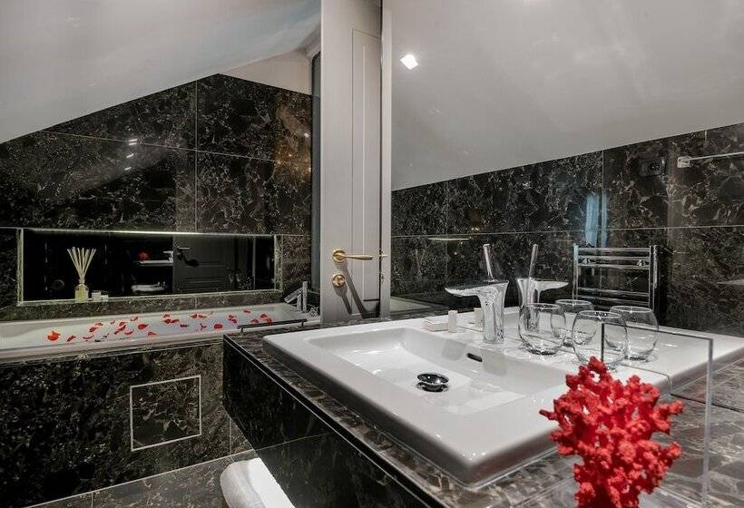 Penthouse Suite, Heritage Hotel 19