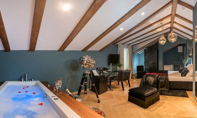 Penthouse Suite, Heritage Hotel 19