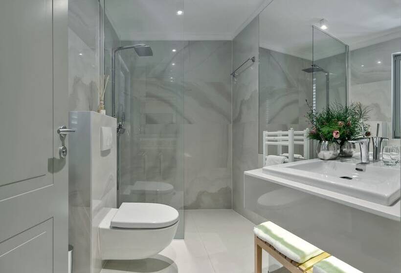 Standard Room with Balcony, Heritage Hotel 19