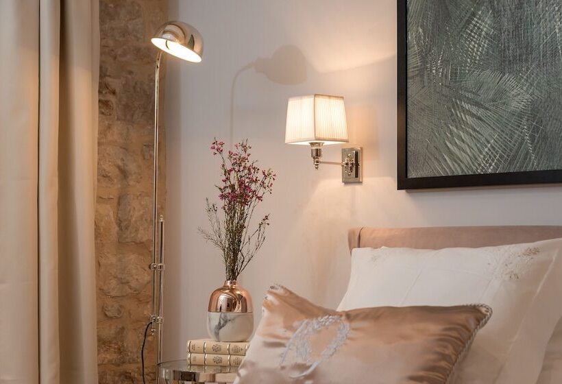 Standard Room with Balcony, Heritage Hotel 19