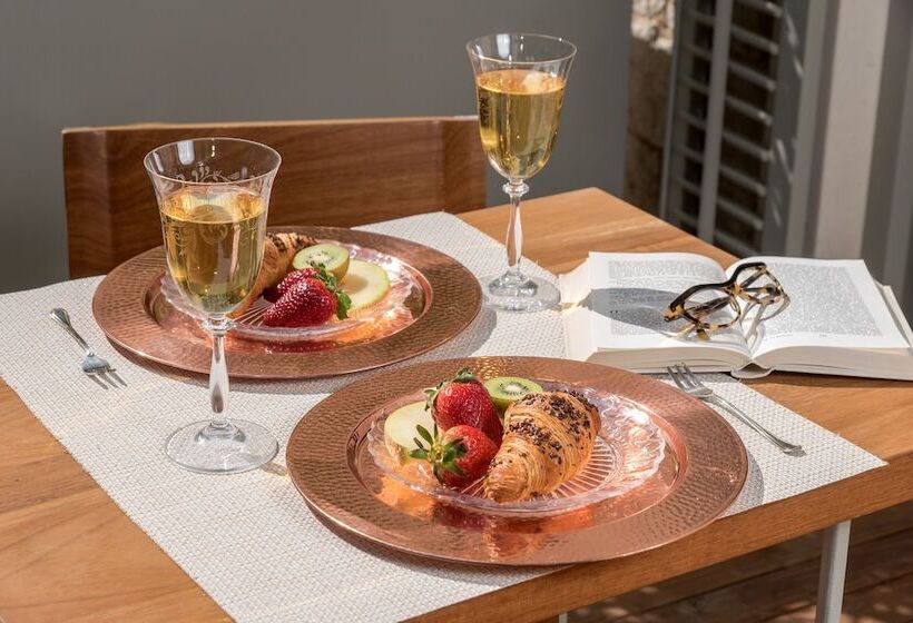 Standard Room with Balcony, Heritage Hotel 19