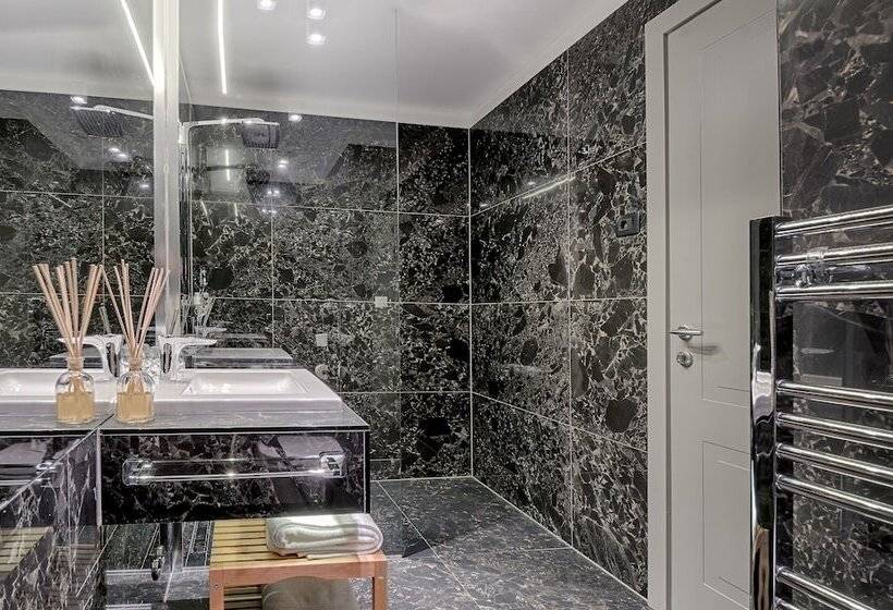 Standard Room, Heritage Hotel 19