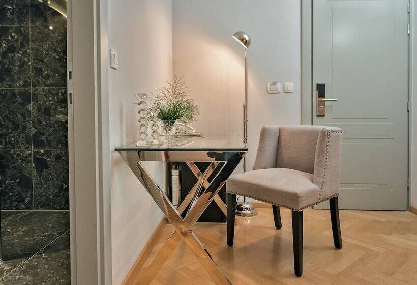 Standard Room, Heritage Hotel 19