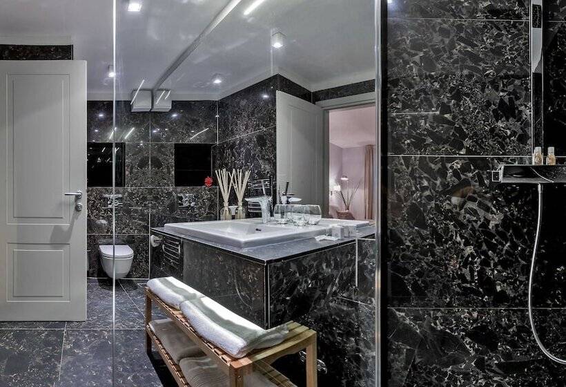 Standard Room, Heritage Hotel 19