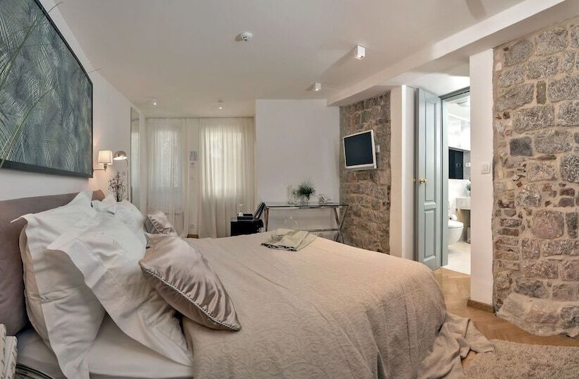 Standard Room Ground Floor, Heritage Hotel 19