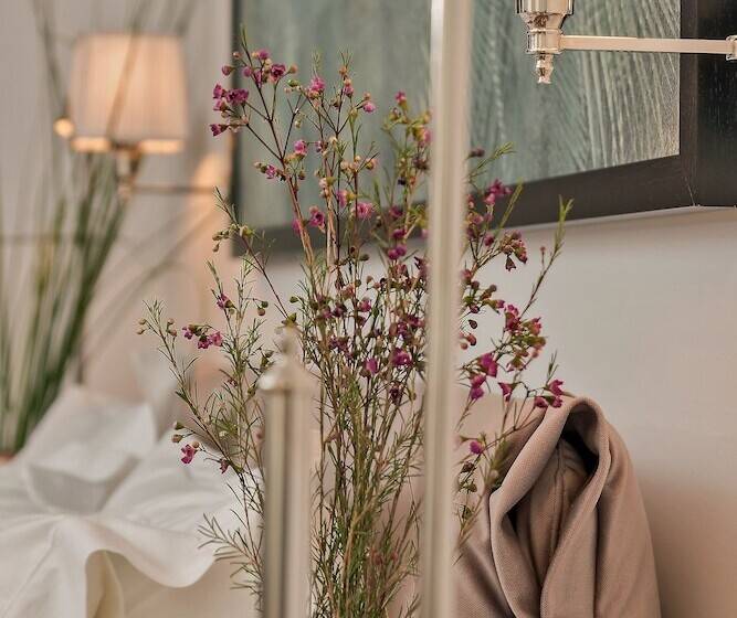 Standard Room Ground Floor, Heritage Hotel 19