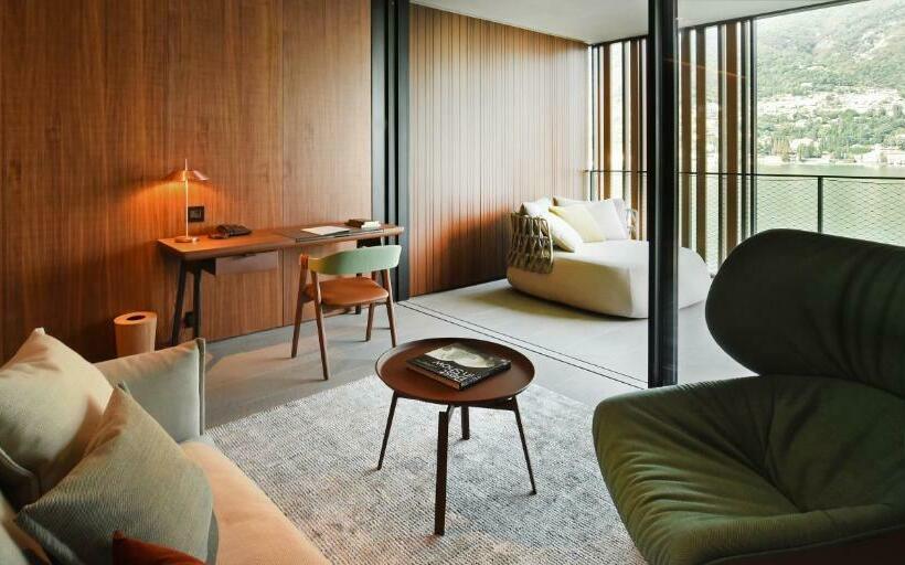 جناح, Il Sereno Lago Di Como