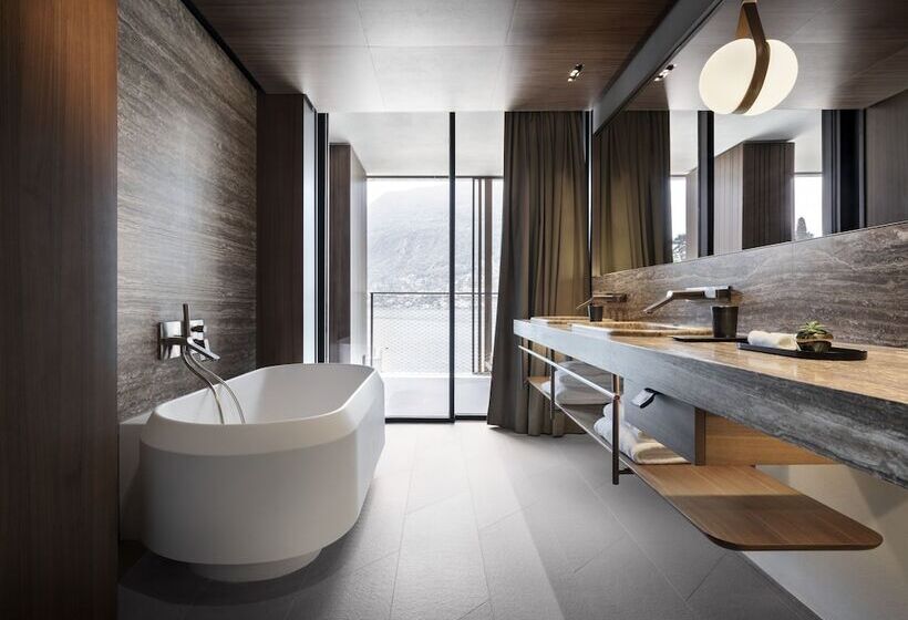 جناح, Il Sereno Lago Di Como