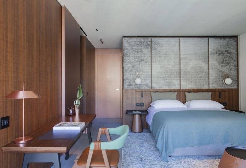 جناح, Il Sereno Lago Di Como