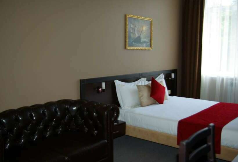 חדר ביזנס, Belaya Akatsiya