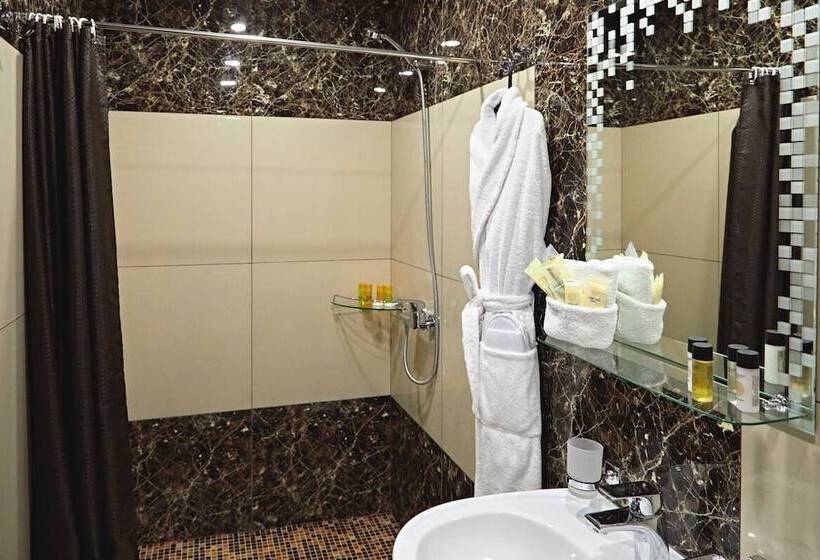 חדר ביזנס, Belaya Akatsiya