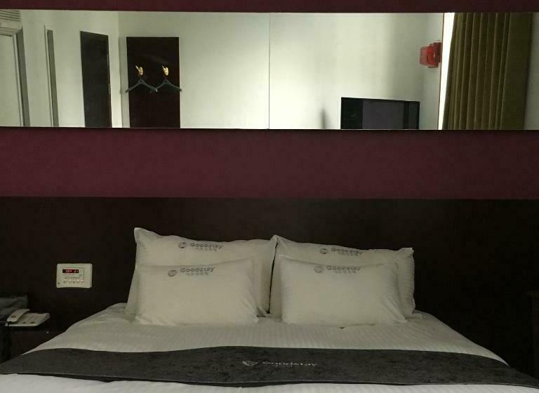 Cameră Standard, Charmant