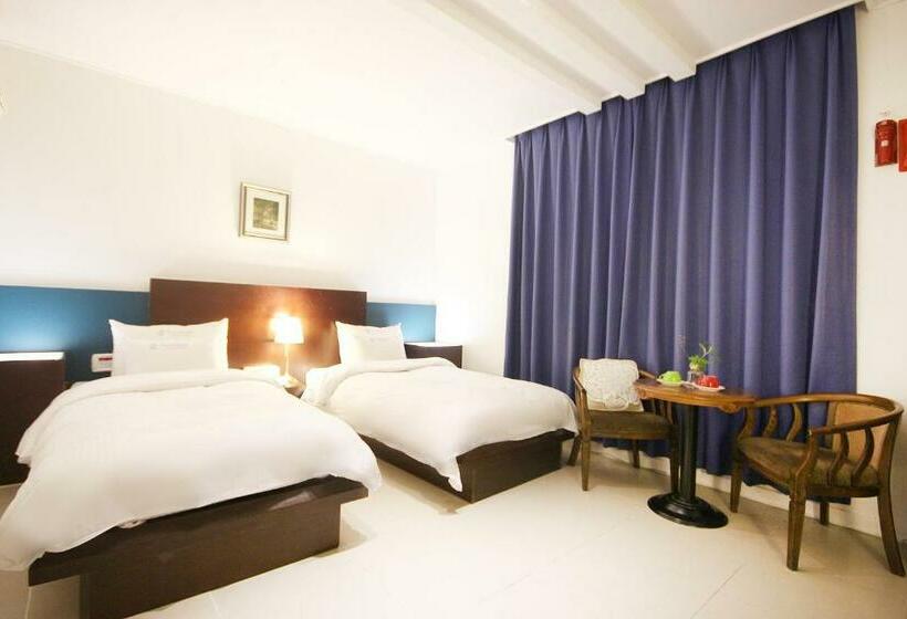 Cameră Standard, Charmant