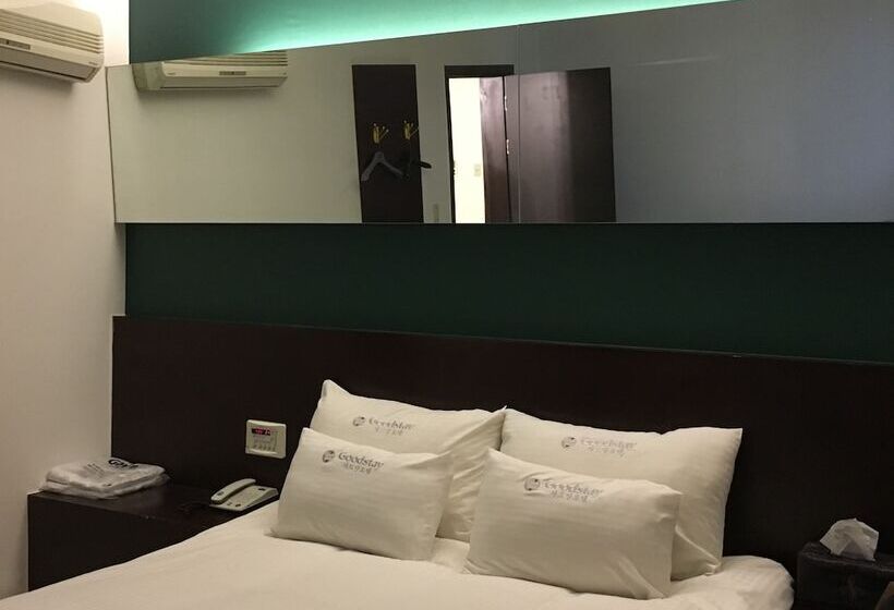 Cameră Standard, Charmant