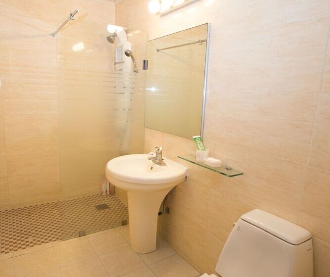 Cameră Standard, Charmant