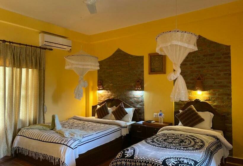 اتاق لوکس, Chautari Garden Resort