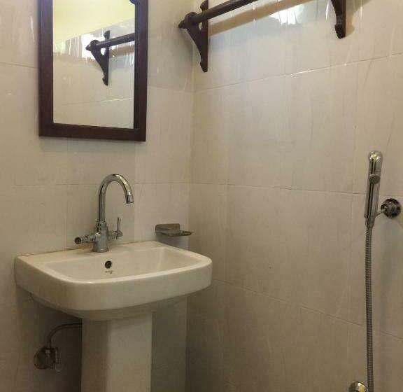 اتاق لوکس, Chautari Garden Resort