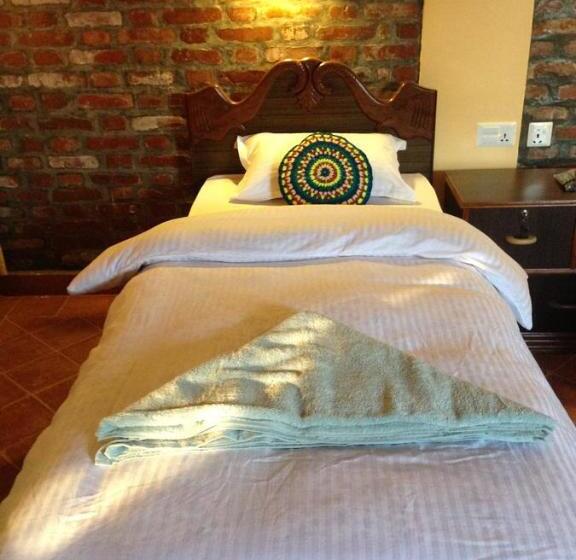 اتاق لوکس یک تخته, Chautari Garden Resort